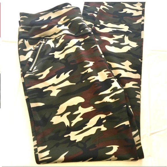 Pants - Camo Leggings with Gold Zipper Pockets